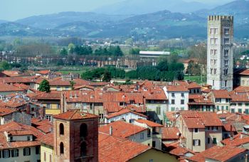 Von Lucca der Blick in den Norden der Toskana